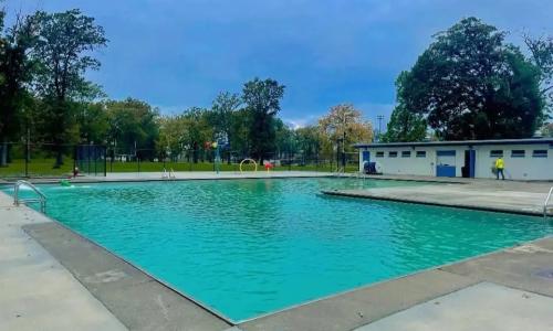 Oakland Park outdoor pool in Lorain